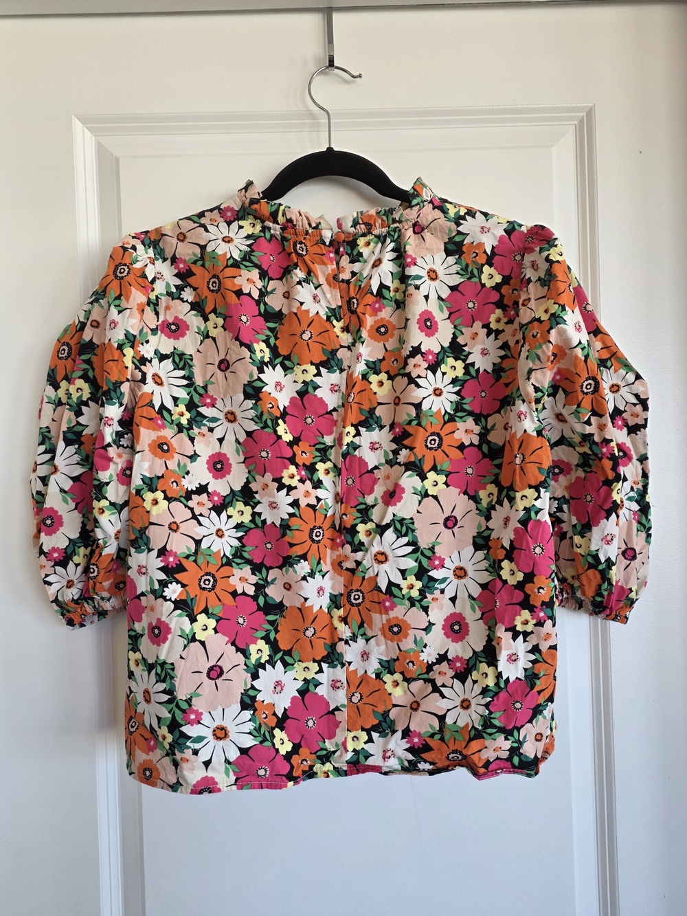 Karlie Floral Puff-Sleeve Blouse in Pink, Orange & Cream - Picture 2 of 5